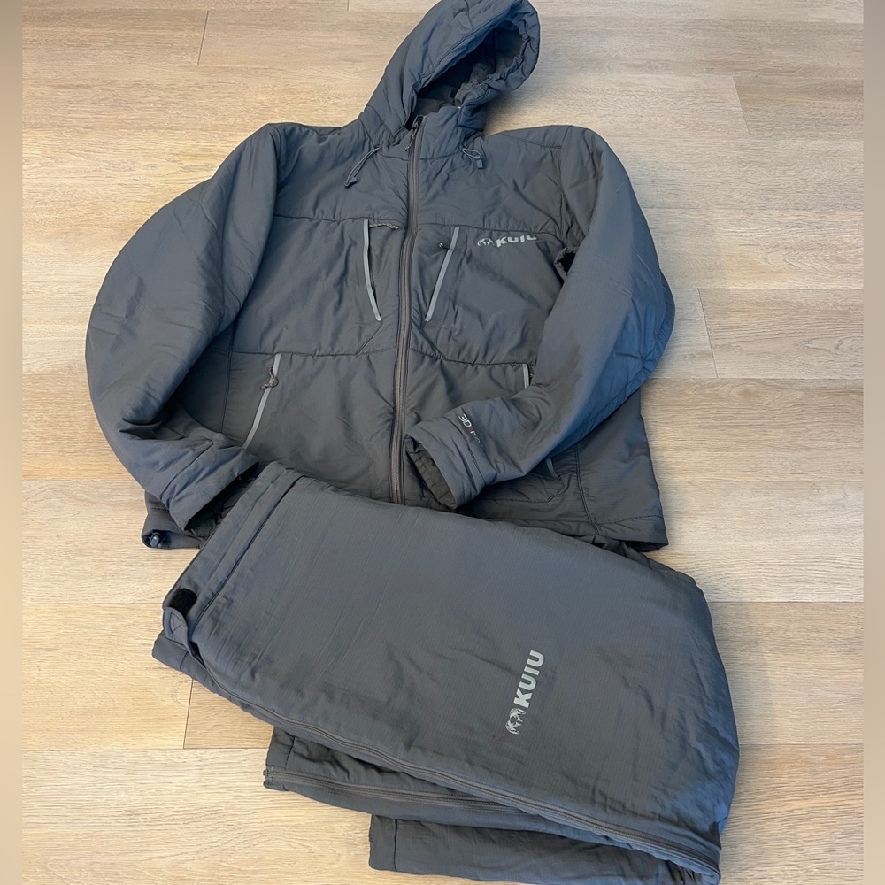 Kuiu Kenai Grey Hunting hooded jacket and pants insulated set.